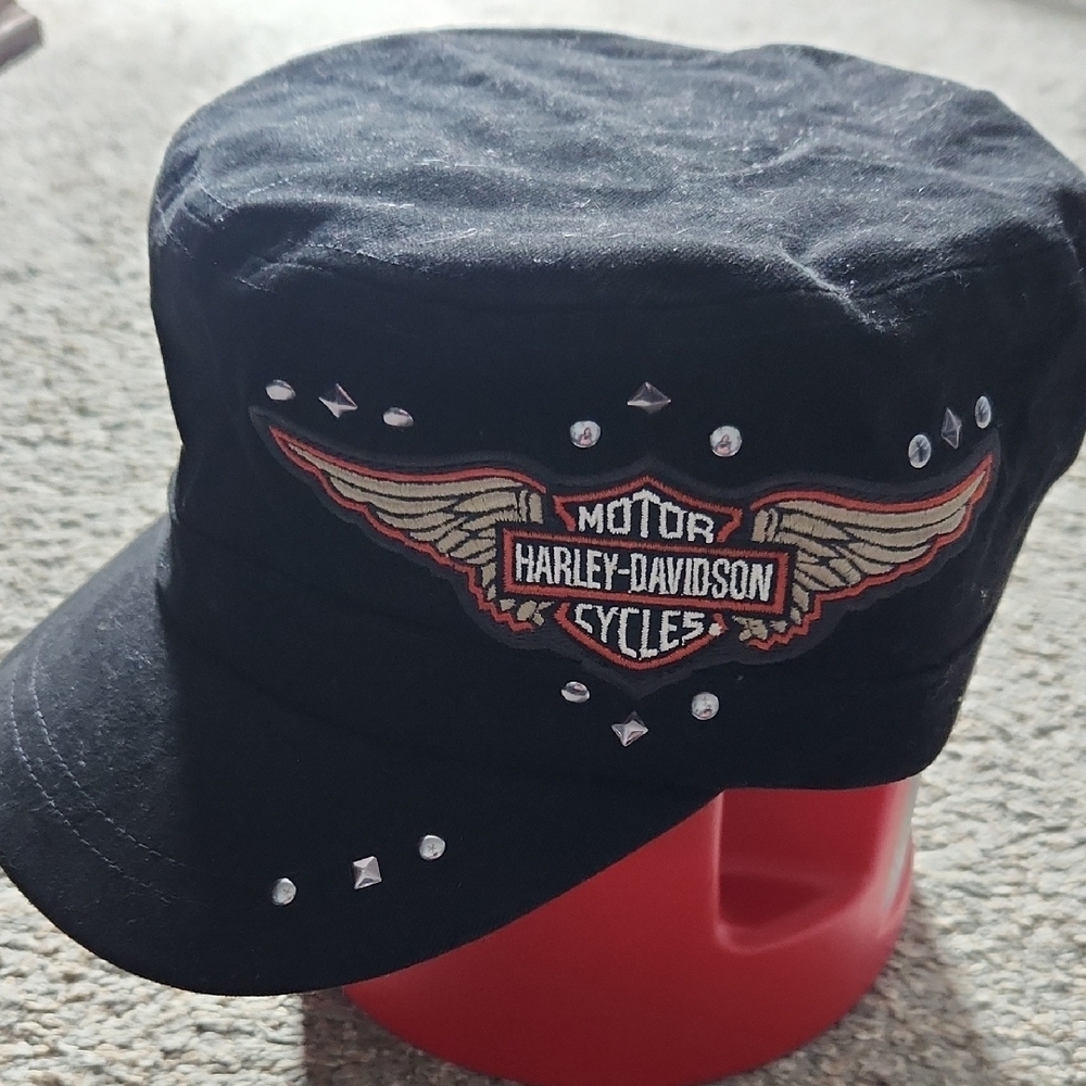 Harley-Davidson Black and Red Hat with Logo